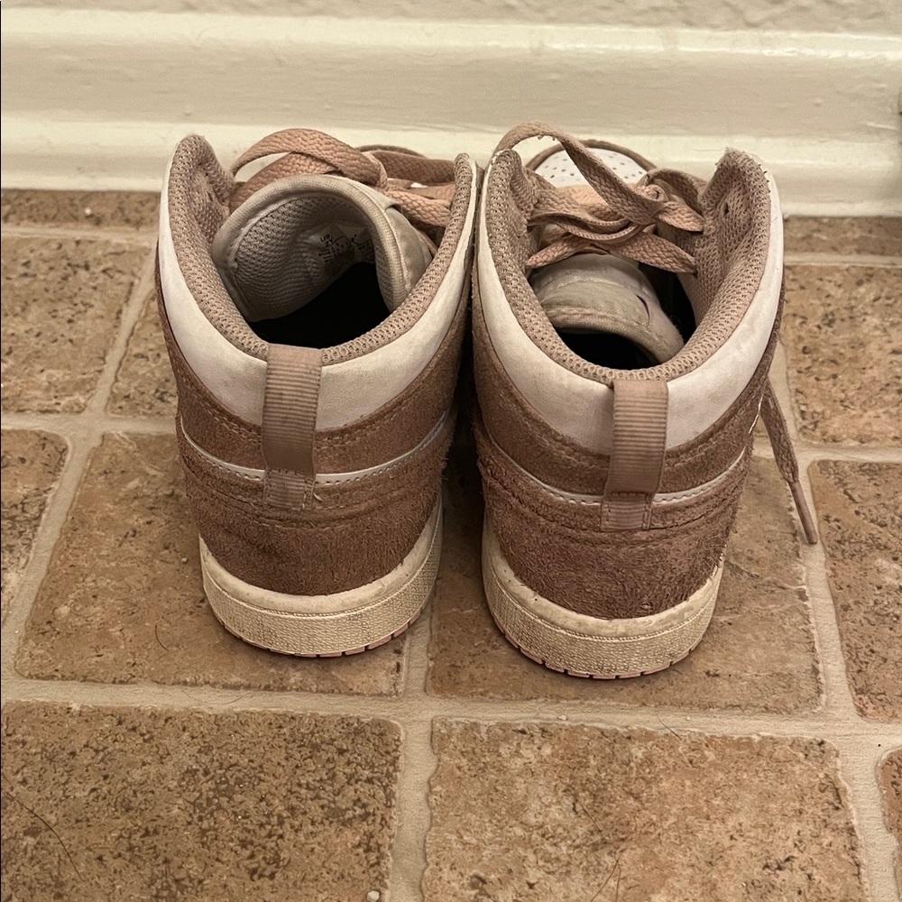 Jordan 1 Mid SE Legend Pink GS Youth 2Y Pink White Sneakers - Picture 8 of 10